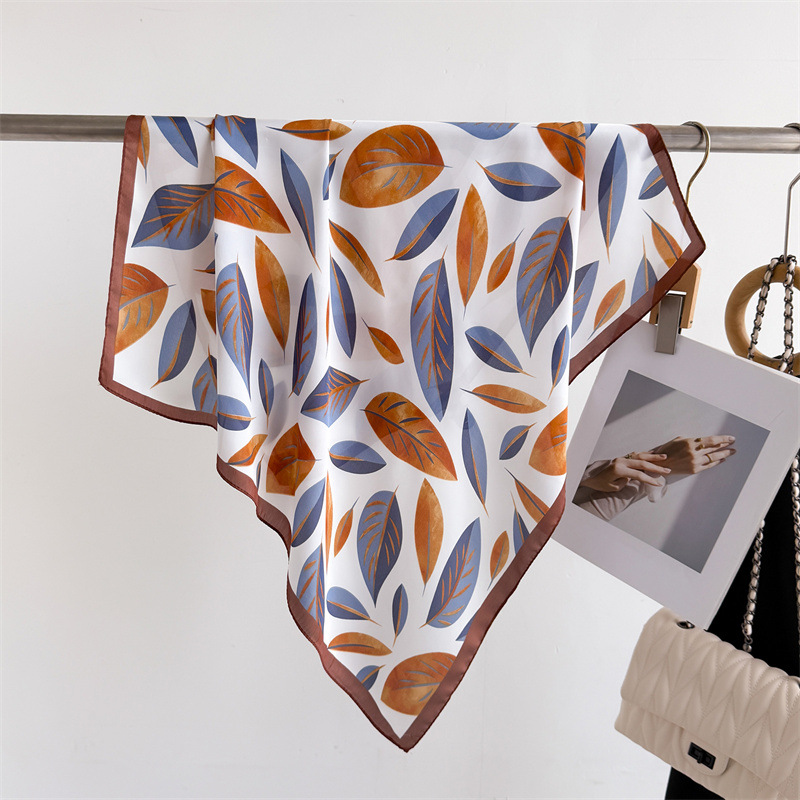 Luxury Bags Store - Bufandas cuadradas con estampado de marca