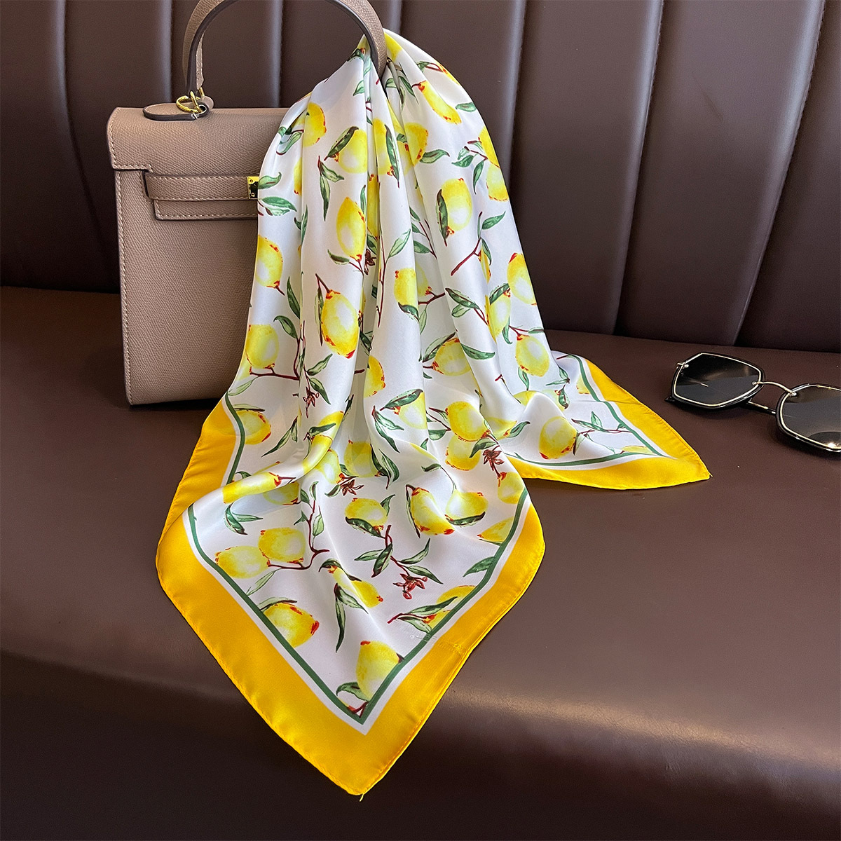 Bufanda de seda cuadrada con e - Luxury Bags Yellow reseña y precio