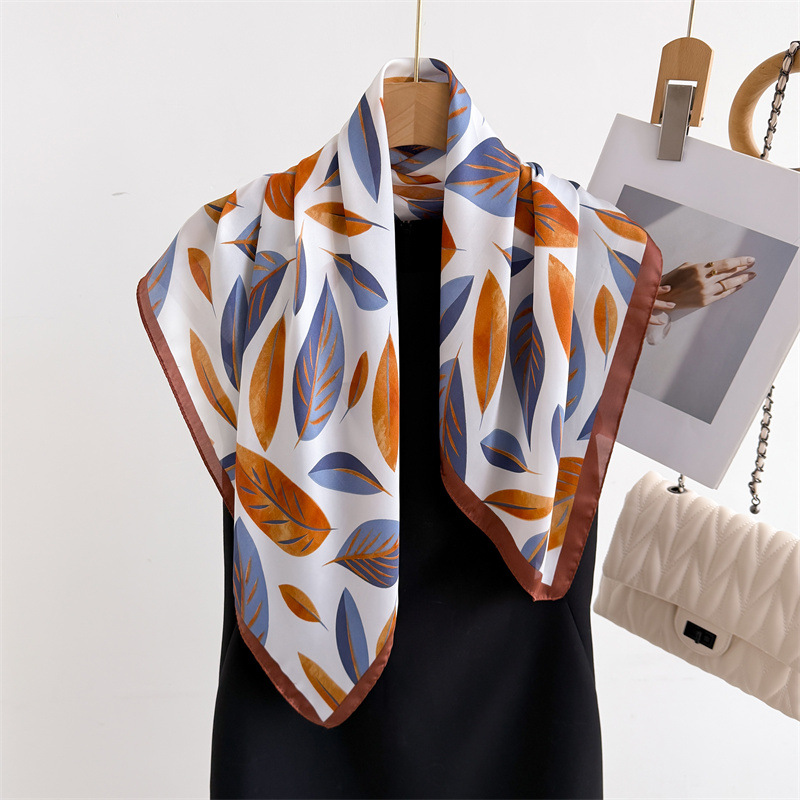 Bufandas cuadradas con estampa - Luxury Bags Store reseña y precio