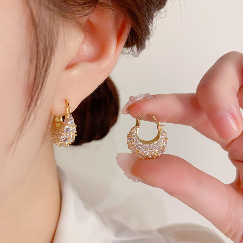 Pendientes de Aro con Diseño M - Luxury Bags Dropshipping reseña y precio